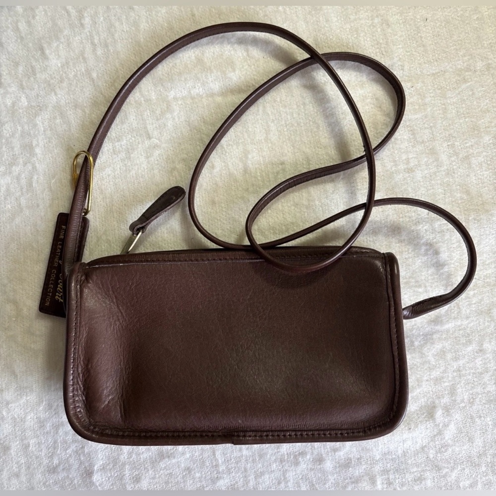 CARRIAGE COURT Brown Cowhide Leather Crossbody/Shoulder Bag